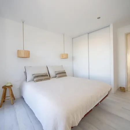 T3 Octopus Vue Parking Apartment