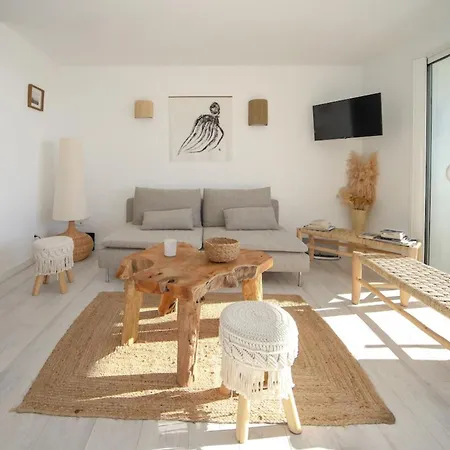 T3 Octopus Vue Parking Apartment *